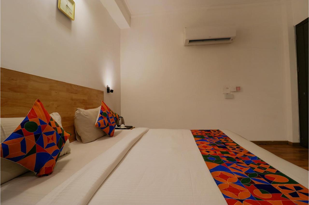 Fabhotel The Glory Gurgaon Esterno foto