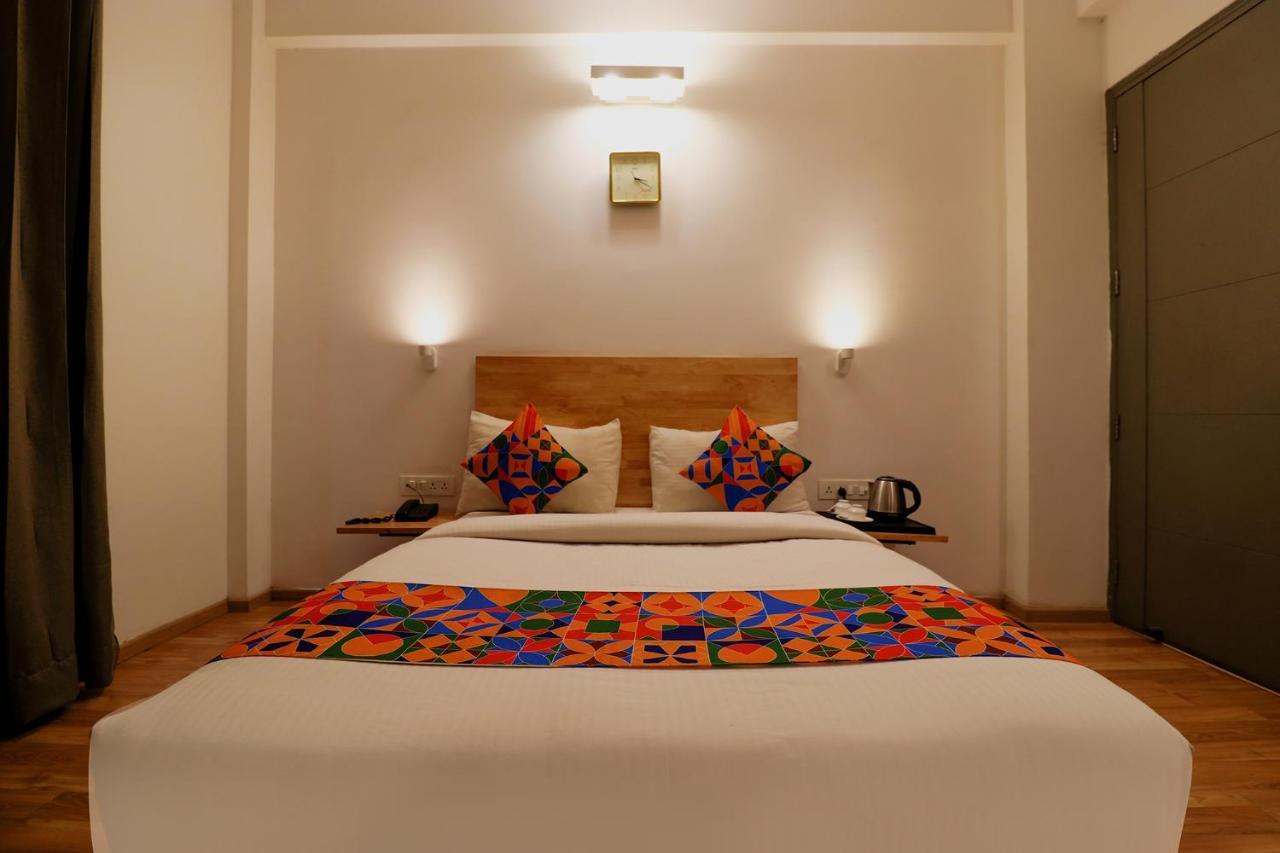 Fabhotel The Glory Gurgaon Esterno foto